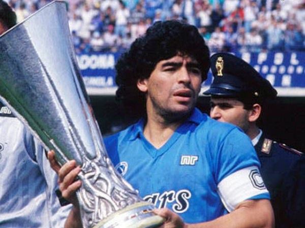 Diego Maradona là 1 huyền thoại của làng bóng đá