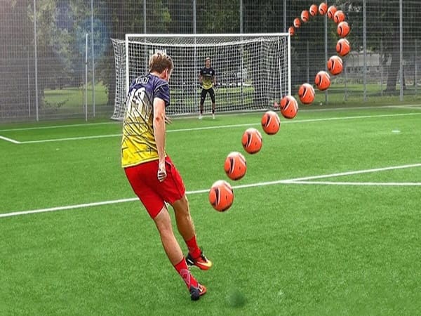 Cách sút bóng hình vòng cung, hướng dẫn chi tiết, hiệu quả