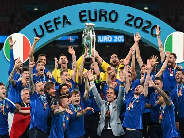 Giải thưởng vô địch euro 2020 và những giải thưởng cá nhân nổi bật