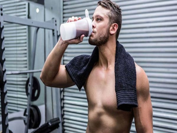 Uống Protein có tốt không những đối tượng cần lưu ý